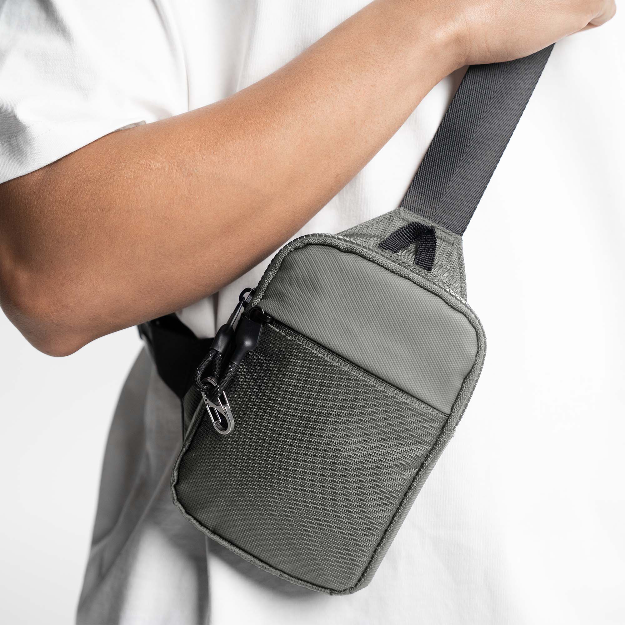 OLIVE GREEN TRAVEL SLING BAG